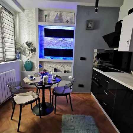 Apartment Crystal *