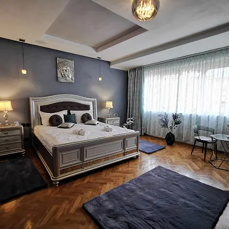 Apartment Crystal *