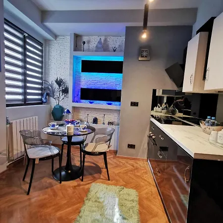 Apartment Crystal *